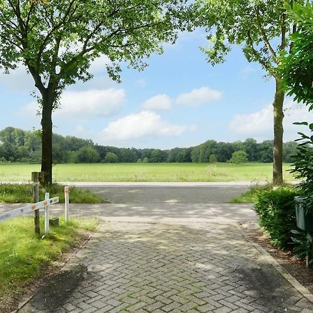 Bos En Beek Bed and Breakfast Ulvenhout Exteriör bild