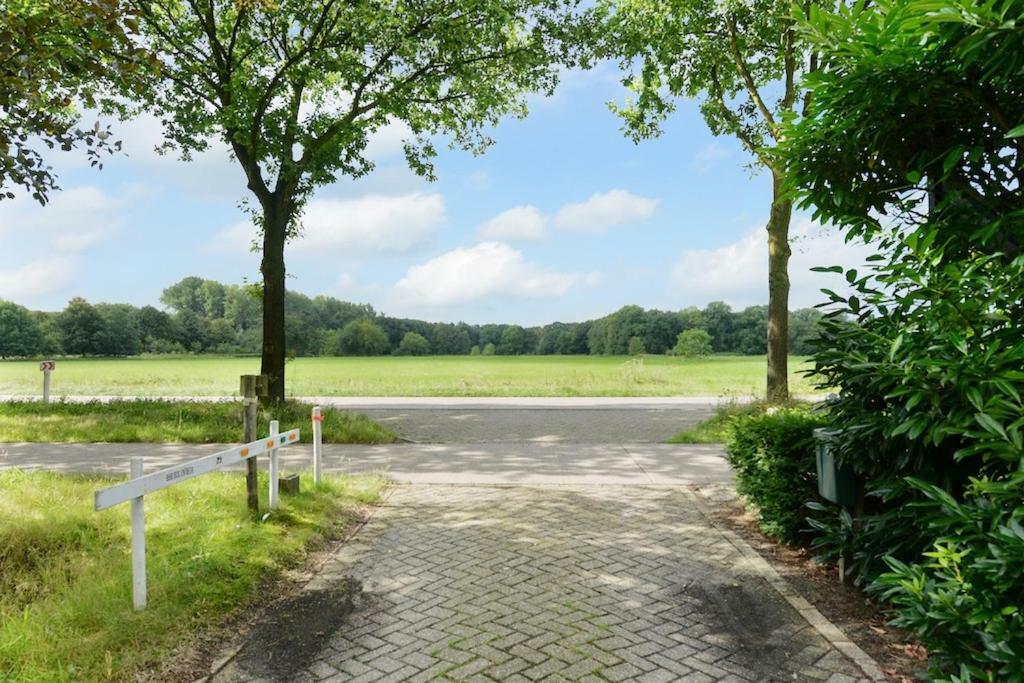Bos En Beek Bed and Breakfast Ulvenhout Exteriör bild